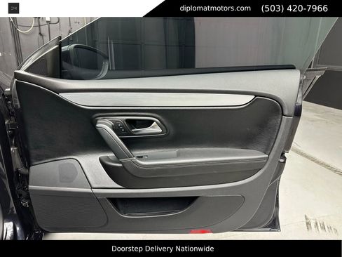 Used 2013 Volkswagen CC Sport image 24