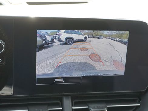 Used 2024 Chevrolet Trax RS FWD image 21