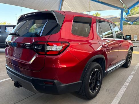 Used 2025 Honda Pilot EX-L image 10