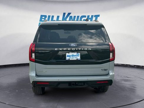 Used 2025 Ford Expedition Active AWD/4WD image 4