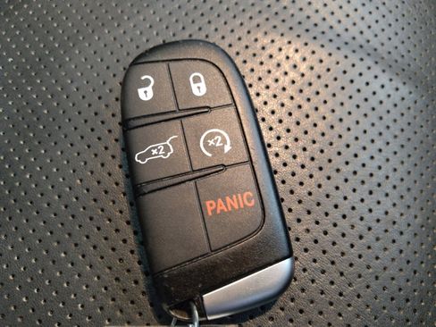 Used 2019 Jeep Grand Cherokee Summit AWD/4WD image 32