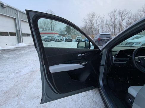 Used 2024 Cadillac XT4 Sport image 19