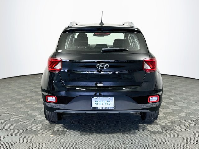 Used 2025 Hyundai Venue SEL FWD image 7