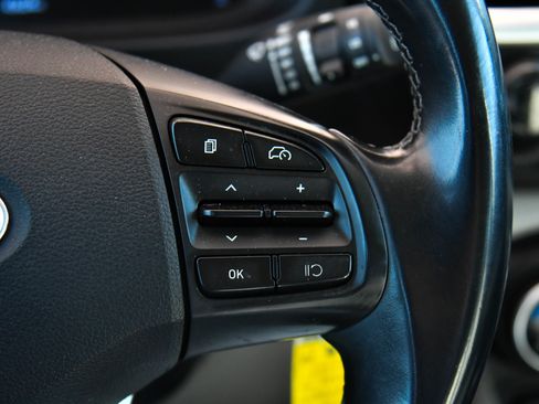 Used 2023 Hyundai Venue SEL w/ Cargo Package image 27