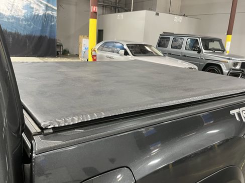 Used 2023 Toyota Tacoma TRD Off-Road image 9