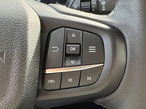 Used 2025 Ford Ranger Lariat w/ FX4 Off-Road Package AWD/4WD image 18