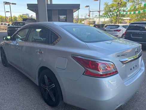 Used 2013 Nissan Altima 2.5 S FWD image 3