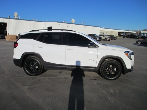 Certified 2024 GMC Terrain AT4 image 4