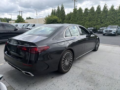 Used 2024 Mercedes-Benz E 350 4MATIC Sedan image 13