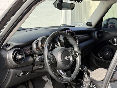 Used 2017 MINI Cooper S image 16