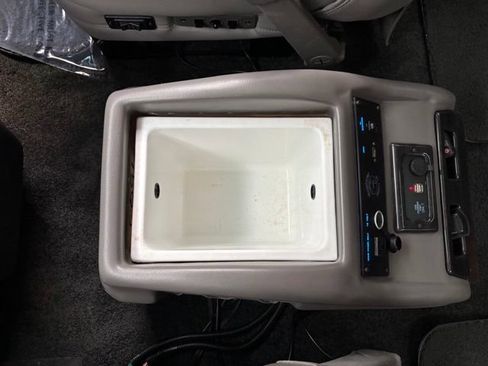 Used 2015 GMC Savana 2500 RWD image 38