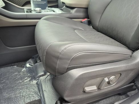 New 2026 Kia Carnival EX FWD image 11