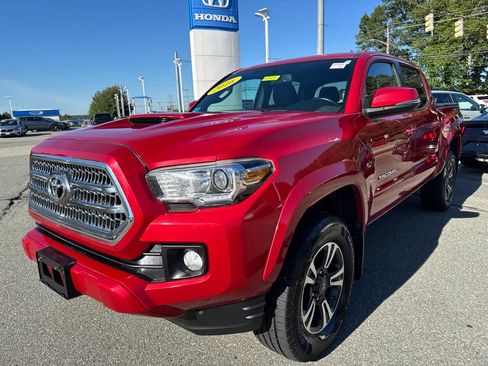 Used 2016 Toyota Tacoma TRD Sport w/ Towing Package AWD/4WD image 3