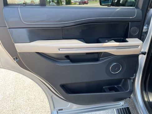 Used 2023 Ford Expedition Limited image 46