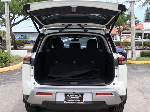 Used 2024 Nissan Pathfinder SL FWD image 20