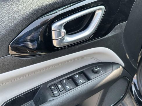 Certified 2022 Jeep Compass Limited image 17