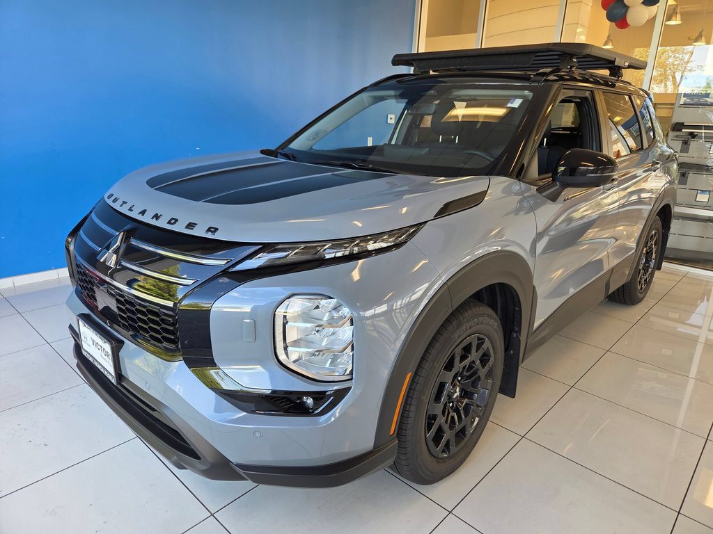 Used 2026 Mitsubishi Outlander LE AWD/4WD image 1