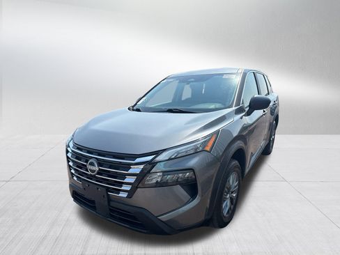 Used 2024 Nissan Rogue S AWD/4WD image 3