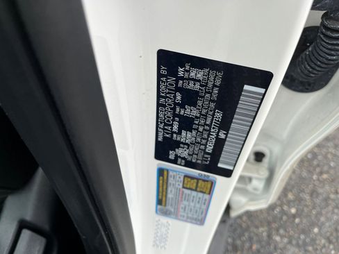 Used 2025 Kia Seltos S image 9