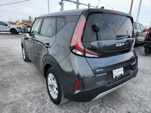 Used 2023 Kia Soul LX w/ LX Technology Package image 7