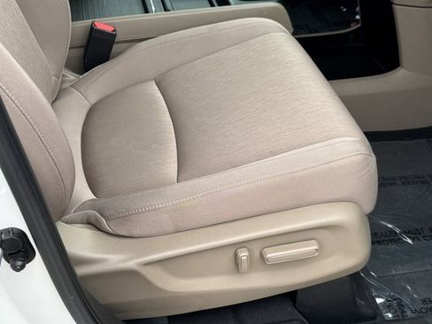 Used 2023 Honda Odyssey EX image 10