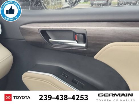 Used 2023 Toyota Highlander Limited FWD image 28