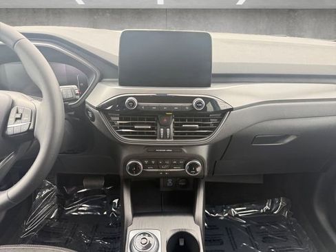 Certified 2023 Ford Escape Active image 3