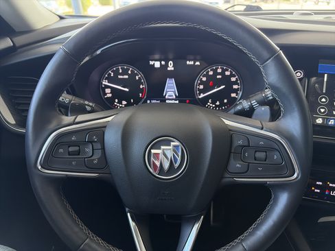 Used 2022 Buick Envision Essence w/ Technology Package II FWD image 18
