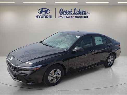 New 2026 Hyundai Elantra SE FWD image 1
