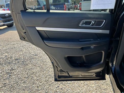 Used 2017 Ford Explorer XLT w/ Equipment Group 202A image 14