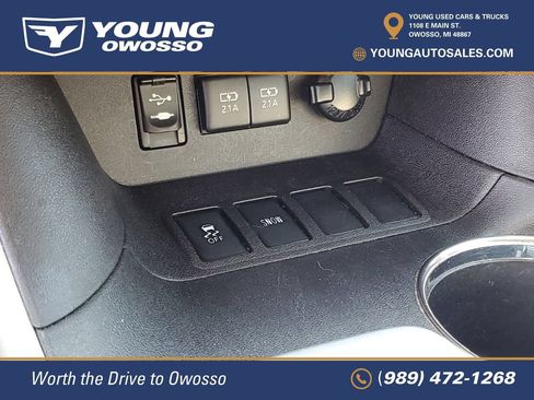 Used 2018 Toyota Highlander Plus FWD image 17