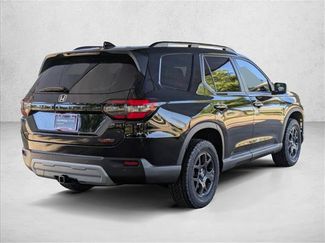 Certified 2025 Honda Pilot TrailSport video 2