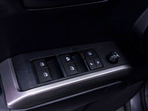 Used 2019 Toyota Tacoma SR5 RWD image 16