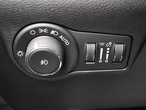 Used 2024 Jeep Compass Latitude AWD/4WD image 22