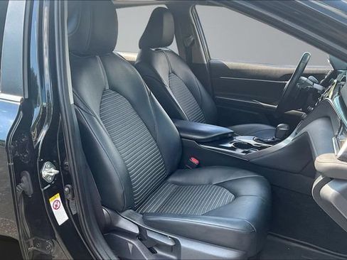 Used 2018 Toyota Camry SE w/ Moonroof Package FWD image 28