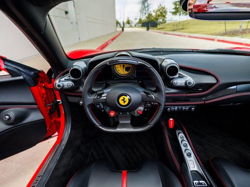 Used 2021 Ferrari F8 Tributo image 58