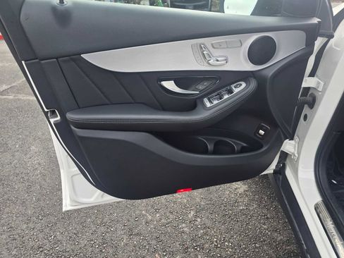 Used 2022 Mercedes-Benz GLC 300 4MATIC image 24