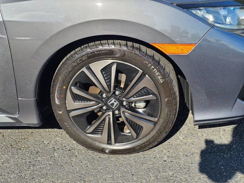 Used 2019 Honda Civic EX-L image 9