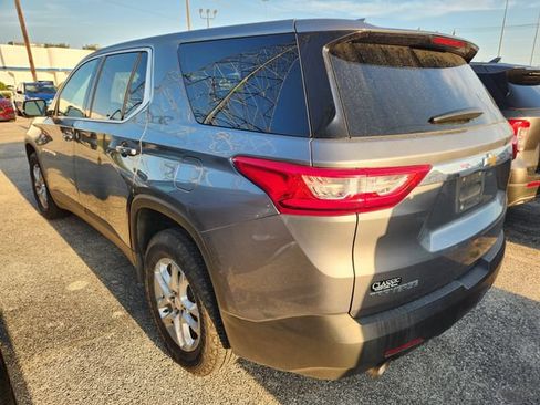 Used 2019 Chevrolet Traverse LS FWD image 4