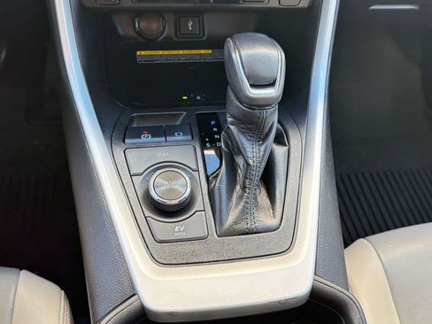 Certified 2021 Toyota RAV4 XLE Premium AWD/4WD image 19