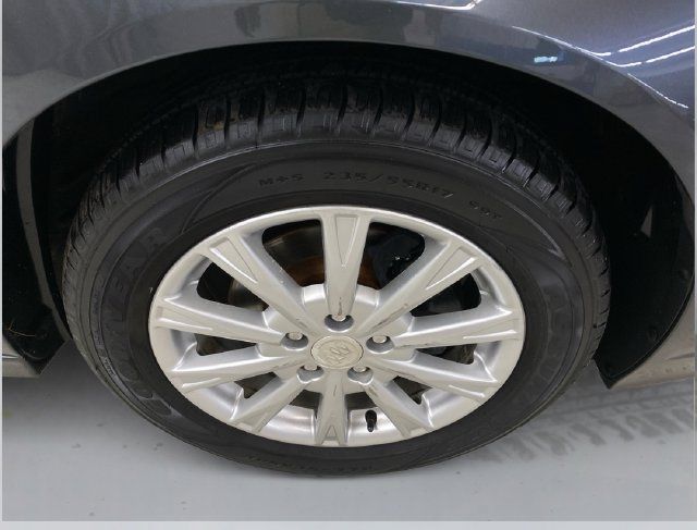 Used 2011 Buick Lucerne CXL FWD image 16