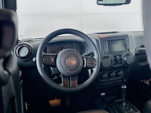 Used 2017 Jeep Wrangler Unlimited Sahara image 17