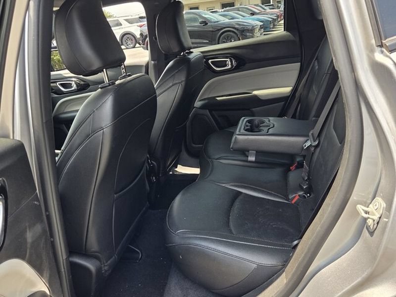 Used 2024 Jeep Compass Limited AWD/4WD image 7