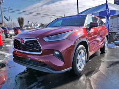 Used 2021 Toyota Highlander LE