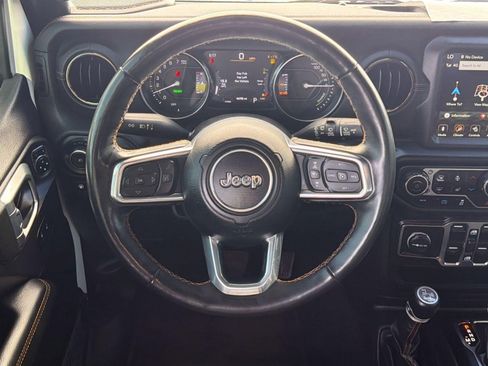 Used 2022 Jeep Wrangler Unlimited Sahara AWD/4WD image 14