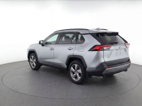 Used 2019 Toyota RAV4 Limited AWD/4WD image 4