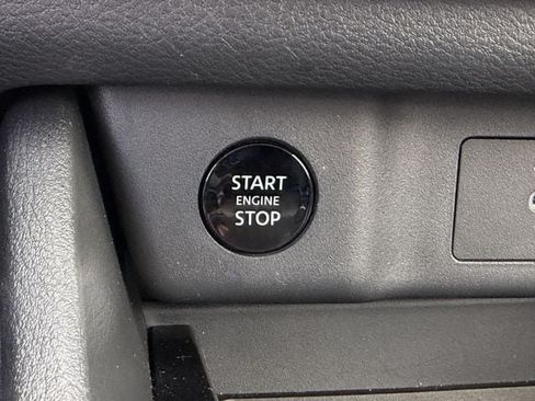 Used 2025 Nissan Rogue SV AWD/4WD image 20