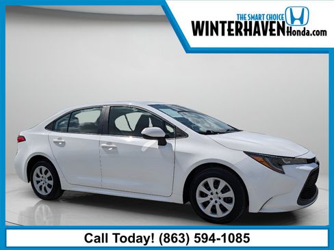 Used 2022 Toyota Corolla LE FWD image 1