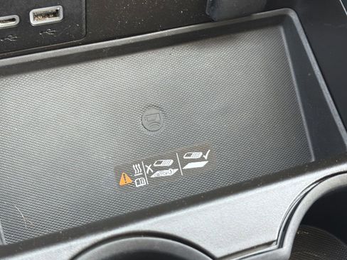 Used 2022 GMC Yukon Denali RWD image 8