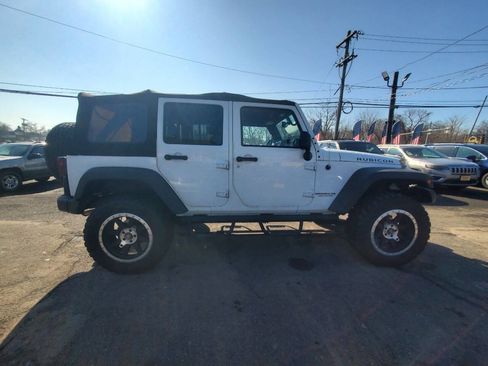 Used 2017 Jeep Wrangler Unlimited Rubicon w/ Cold Weather Group image 6